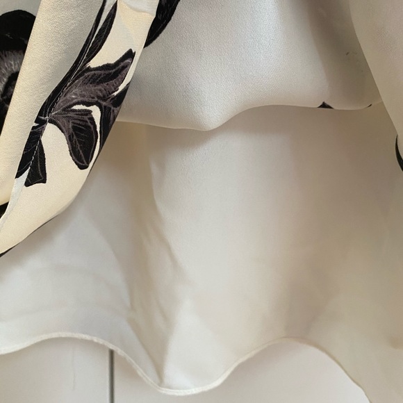 Aritzia NWT Babaton 100% Silk Benedict Dress - Picture 8 of 15